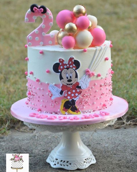 These one tier birthday cakes are perfect for girls. Elegant birthday cakes with cupcakes are great for parties. cakes flavors, unique birthday cakes recipes, cake recipes, cake decorating, cake ideas, birthday cakes for men, cakes for girls birthday, cakes ideas, beautiful cakes birthday, beautiful cakes simple, beautiful cakes awesome, beautiful cakes birthday for women, cake designs birthday, birthday cake designs chocolate, cake ideas for a birthday. Minnie Mouse Cake Design, Chocolate Birthday Cake Decoration, Birthday Cake For Women Simple, Cakes For Girls, 14th Birthday Cakes, Minnie Mouse Birthday Cakes, Tiered Cakes Birthday, Birthday Cake Decorating Ideas, Bolo Minnie