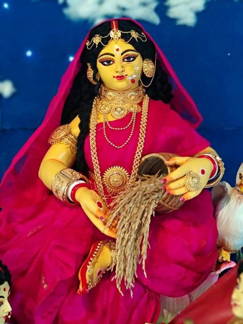 Saraswati Picture, Lakshmi Photos, Bharatanatyam Poses, Saraswati Photo, Lord Durga, Goddess Makeup, Bengali Culture, Indian Goddess Kali, Saraswati Goddess