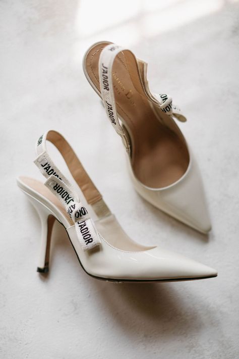 Dior? Yes PLEASE! Obsessed over this bride’s classy heels! Dior Wedding Shoes, Dior Bridal, Dior Wedding, Designer Wedding Shoes, Wedding Shoes Bride, Bridal Heels, Wedding Heels, Green Wedding Shoes, Bride Shoes