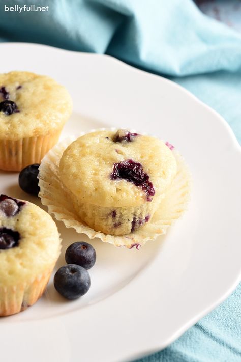 These muffins are loaded with blueberries and lemon. Their miniature size makes them perfect as a snack, and with only one bowl, clean up is a breeze! Blueberry Muffins Sour Cream, Muffins Sour Cream, Blueberry Muffins With Sour Cream, Muffins With Sour Cream, Blueberry Mini Muffins, Snickerdoodle Muffins, Mini Muffin Recipe, Blueberry Lemon Scones, Puff Pastry Crust