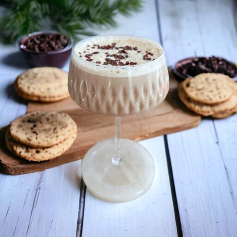 Espresso Sugar Cookie Martini - Styled By Daisies Sugar Cookie Martini Recipe, Sugar Cookie Martini, Cookie Martini, Baileys Irish Cream Coffee, Easy Sugar Cookie Recipe, Irish Cream Coffee, Espresso Martini Recipe, Baileys Recipes, Sugar Cookie Recipe Easy