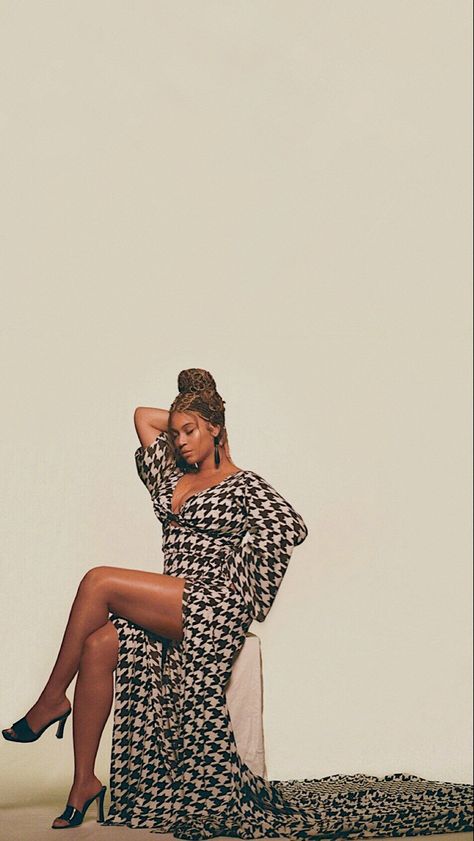 Beyonce Lockscreen, Lockscreen Gif, Beyonce Photoshoot, Black Is King, Beyoncé Wallpaper, Queen Bee Beyonce, Beyonce Outfits, Beyonce Knowles Carter, Beyonce Style