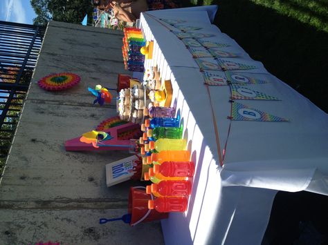 Pride Pool Party, Rainbow Pool Party, Pride Picnic, Picnic Bday, Pineapple Pool Party, Rainbow Picnic, Rainbow Games, Water Birthday, Rainbow Lake