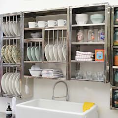 Modular shelving the plate rack kitchenstorage | homify Bathroom Organisers, Stainless Steel Shelves, Rack Industrial, Steel Shelves, Plate Rack, Spice Racks, Great Bathrooms, Farm Kitchen, Modular Shelving