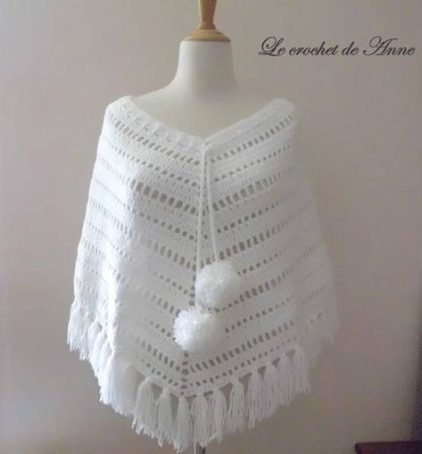 PDF CROCHET - Poncho bohème hippie blanc ! Crochet Lace Scarf Pattern, Crochet Kids Scarf, Poncho Au Crochet, Crochet Baby Poncho, Crochet Mens Hat, Crochet Lace Scarf, Baby Romper Pattern, Crochet Cardigan Pattern Free, Easy Crochet Baby Blanket