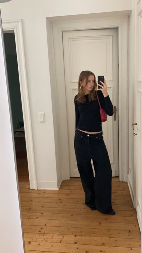 Low Waist Black Pants Outfit, Black Jeans Inspo Outfit, Black Pants Black Shirt Outfit, Weekday Jeans Outfit, Black Jeans Black Top Outfit, Dark Pants Outfit, All Black Jeans Outfit, Black Button Down Outfit, Outfit Jean Noir