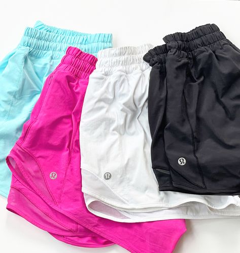 Icing blue, sonic pink, white, and black hotty hots!✨ Lulu Lemon Shorts, Lulu Outfits, Lulu Shorts, Lululemon Outfits, Casual Preppy Outfits, Cute Preppy Outfits, Lulu Lemon, Lululemon Shorts, Preppy Outfit