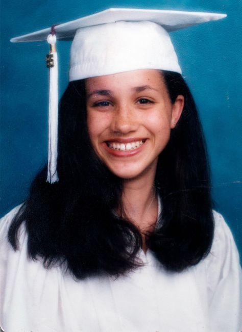 Rachel Meghan Markle graduated from Immaculate Heart High School, an all-girls Catholic school for middle and high school students in Los Angeles, California. Harry And Megan Markle, Princ Harry, Meghan Markle Photos, How To Have Style, Prinz Charles, Princess Meghan, Prins Harry, Prince Harry And Megan, Markle Prince Harry