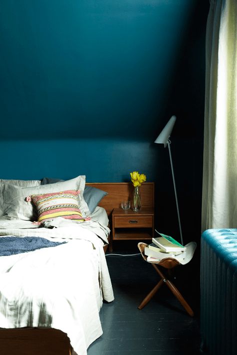 teal blue bedroom, peacock blue walls, sherwin williams marea baja, blue-green, green-blue, dark bedrooms Teal Blue Bedroom, Soothing Bedroom, Dark Green Walls, Teal Bedroom, Dark Blue Walls, Dark Bedroom, Teal Walls, Bedroom Wall Paint, Bedroom Wall Colors