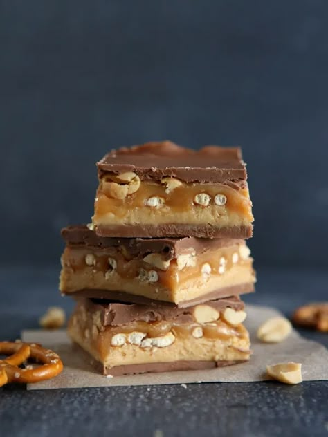 Take 5 Bars, Pretzel Candy, Homemade Candy Bars, Candy Bar Recipe, Peanut Butter Caramel, Butter Caramel, Peanut Butter Desserts, Candy Recipes Homemade, Caramel Candy