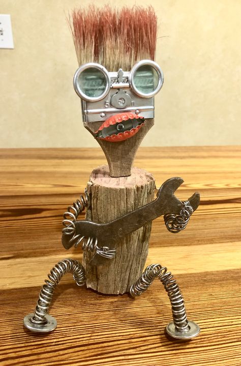 Recycled Sculpture Ideas, Found Objects Art, Found Object Art Assemblages, Junk Metal Art, Driftwood Art Sculpture, Recycle Sculpture, Assemblage Art Dolls, Aluminum Can Crafts, Recycled Metal Art