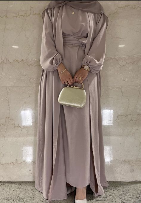 Fancy Abaya, Modest Outfits Muslim, Stile Hijab, Mode Turban, Modest Fashion Hijab, Muslim Outfits Casual, Muslim Fashion Hijab Outfits, Hijabi Fashion Casual, Mode Abaya