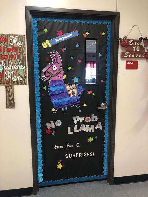 Fortnite Loot Llama - Homecoming - Class Door - Piñata Fortnite Classroom Ideas, Fortnite Bulletin Board Ideas, Video Game Classroom Door Ideas, Map Testing, Kindergarten Bulletin Boards, Classroom Decor Middle, Anime Club, Ra Boards, Class Door