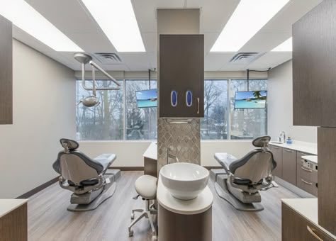 Wilmette 2 Beautiful Dental Offices, Dental Operatory Design, Dental Operatory, Clinic Aesthetic, Dentist Office Design Interiors, Dental Office Architecture, Pediatric Dental Office, Dentist Office Design, Apex Design