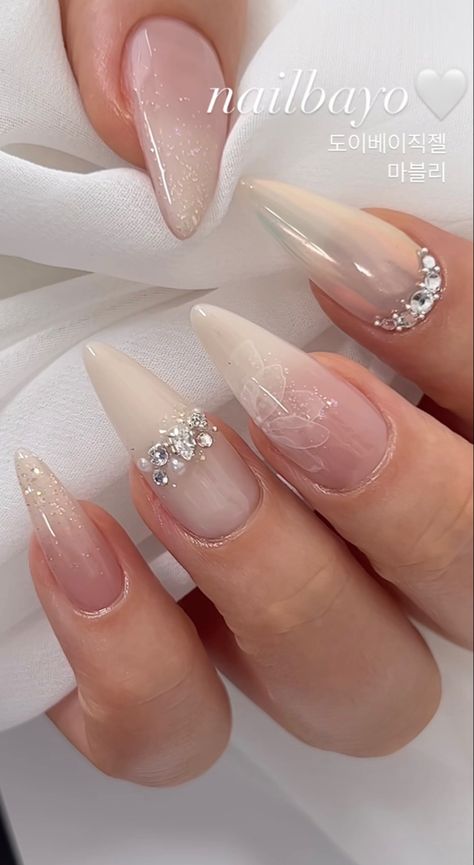 Bridal Nails Designs, Engagement Nails, Quartz Nails, Nails Inspired, Wow Nails, Light Pink Nails, Love Energy, Bride Nails, Sparkly Nails