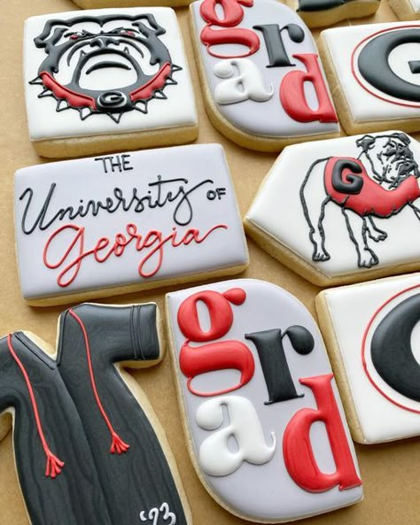 Graduation Cut Out Cookies, Graduation Sugar Cookies Decorated, Grad Cookies 2023, Grad Sugar Cookies, Uga Cookies, Graduation Cookies 2023, Grad Cookies Decorated, Graduation Cookies Decorated, College Cookies