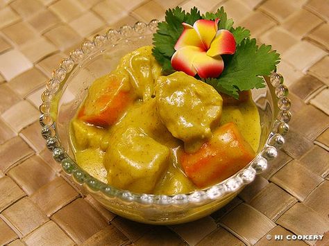 Hawaiian Chicken Curry. I've been known to add a little applesauce to the curry sauce. ♥ HI Cookery Chicken Curry Stew, Ono Kine Recipes, Chicken Curry Recipe Easy, Stew Dinner, Curry Recipes Easy, Hawaiian Recipes, Curry Stew, Hawaiian Bbq, Curried Chicken