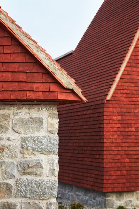 England Architecture, Exterior Tiles, Architectural Materials, Kent England, Arts And Crafts House, Artwork Wall, Roof Design, Architectural Inspiration, Architecture Project