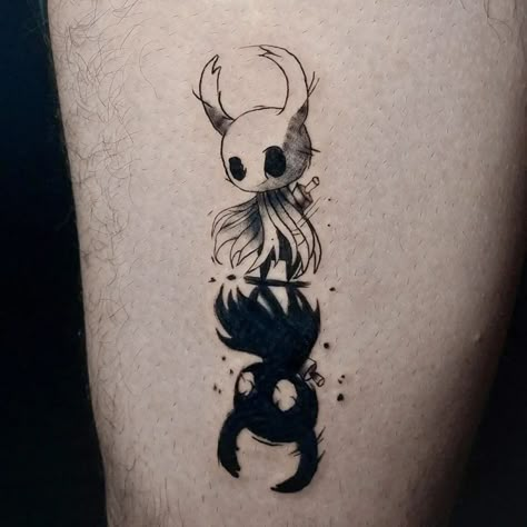 Tattoo Cool Design, Tattoo Ideas Cool Design, Hallow Knight Tattoo, Manga Art Tattoo, Cute Black Tattoos, Tatuagem Hollow Knight, Hollow Knight Tattoo Ideas, Game Tattoo Designs, Souls Tattoo Ideas