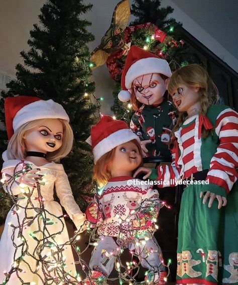 Chucky Christmas Wallpaper, Chucky Christmas, Chucky And Tiffany Dolls, Scary Chucky, Seed Of Chucky, Tiffany Bride Of Chucky, Tiffany Bride, Child's Play Movie, Chucky Horror Movie