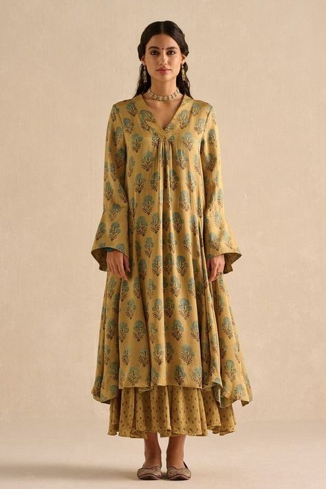 Goodearth | Roohani Indian Sketches, Indowestern Kurti, Sarara Dress, Jaipuri Kurti, Earth Clothes, Cotton Suit Designs, Kurta Patterns, Luxury Pret, Ajrakh Prints