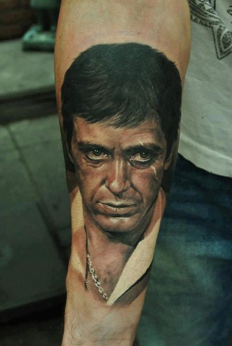 Tony Montana tattoo Al Pacino Tattoo, Scar Face Tattoo, Scarface Tattoo, Portraits Tattoo, Montana Tattoo, Scar Face, Icon Tattoo, Hand Tattoo Ideas, Vintage Tattoos