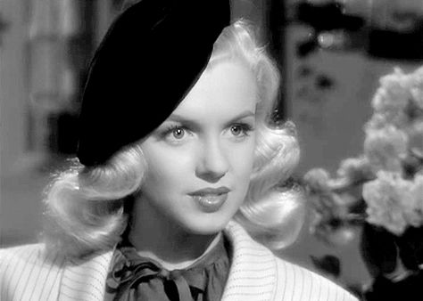 461 Marilyn Monroe Gifs - Gif Abyss - Page 23 Marilyn Monroe Gif, Joe Dimaggio, Young Actresses, Norma Jean, Norma Jeane, Columbia Pictures, Blonde Bombshell, Iconic Photos, Golden Age Of Hollywood