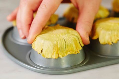 How To Make Dried Pineapple Flowers: gallery image 6 Dried Pineapple Flowers, Decorator Frosting Recipe, Easy Cake Decorating Ideas, Cake Decorating Tips And Tricks, Funky Food, Pineapple Flowers, Decorating Tips And Tricks, Dried Pineapple, Cake Decorating For Beginners