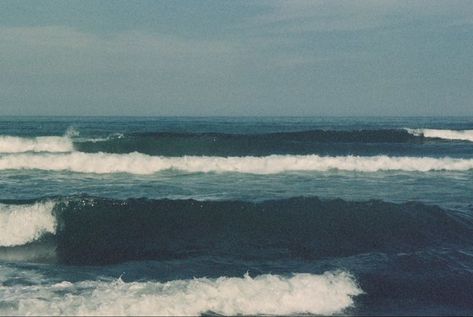 Waves Film Aesthetic, Ocean Film Aesthetic, Frank Ocean Landscape, Ocean Film Photography, Ocean Cinematography, Ocean Aesthetic Landscape, Pacific Ocean Aesthetic, Ocean Laptop Wallpaper, Eugene Sledge