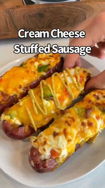 Cream Cheese Stuffed Sausage, Cheese Stuffed Sausage, Stuffed Sausage, Sausage Links, Recetas Keto, 2 Block, Free Keto Recipes, Keto Cooking, Cheese Stuffed