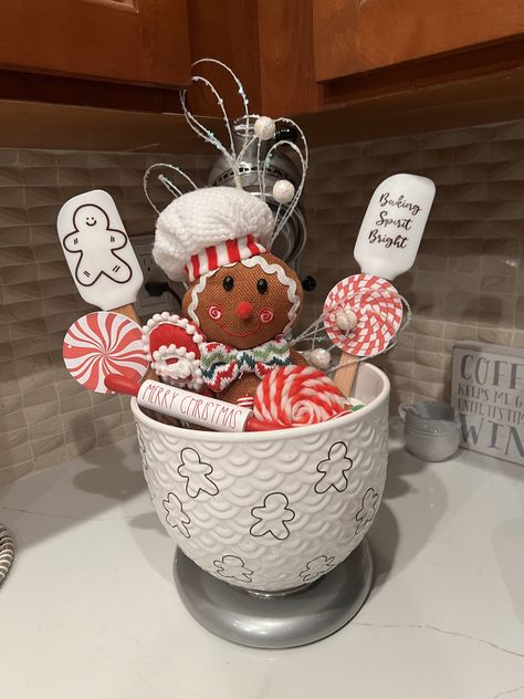 Kitchenaid Decor Ideas, Gingerbread Kitchen Christmas Decor, Kitchen Gingerbread Decor, Christmas Gingerbread Decor Ideas, Gingerbread Christmas Kitchen Decor, Diy Kitchen Christmas Decorations, Kitchenaid Display, Gingerbread Kitchen Decorations, Ginger Bread Decorations Xmas