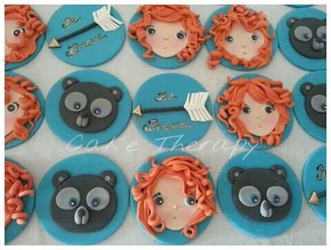 Disney Brave movie cake toppers Brave Cakes, Movie Cake, Brave Movie, Braves Party, Movie Cakes, Disney Brave, Cupcakes Decorados, Merida Brave, Disney Cakes