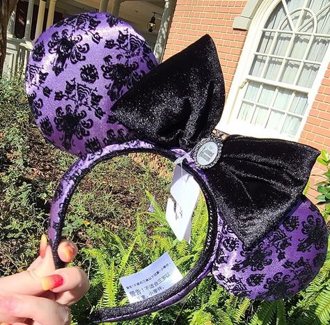 Haunted Mansion Mickey Ears, Halloween Disney Ears, Haunted Mansion Ears, Minnie Mouse Ears Diy, Disney Backpack, Diy Disney Ears, Disneyland Ears, Diy Mickey Ears, Disney Mouse Ears