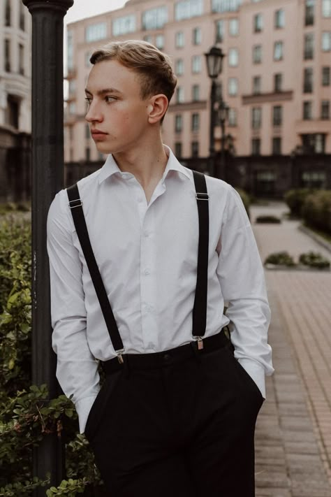 Suspenders Aesthetic Men, Hot Suspenders Outfit Men, Suspenders With T Shirt, Black Shirt With Suspenders Men, Men In Suspenders Vintage, Formal Casual Outfits, Dapper Dudes, Light Academia, Suspenders