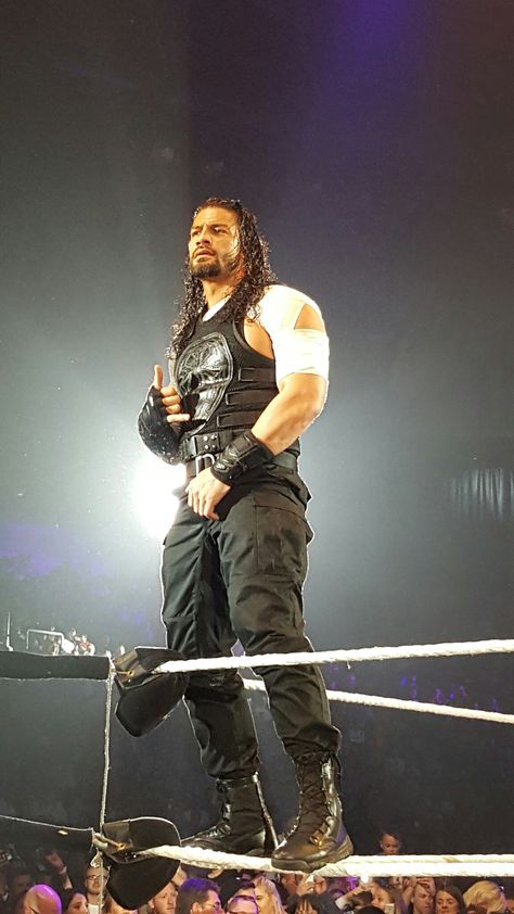 Joe Anoa’i Roman Reigns Smile, Roman Reigns Shirtless, Roman Reigns Wwe Champion, Joe Anoaʻi, The Shield Wwe, Wwe Superstar Roman Reigns, Wwe Roman Reigns, Wwe Champions, Roman Reigns