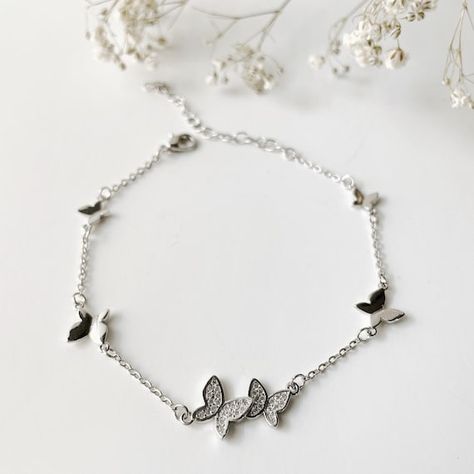 Butterfly Silver Bracelet, Nikah Pics, Silver Bracelet Designs, Circle Mehndi, Dainty Butterfly, Gold Bracelet Simple, Butterfly Charm Bracelet, Daily Wear Jewellery, Bracelets Silver