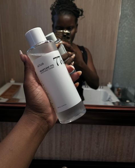 Favorite skin care product this week, Anua Heartleaf 77% Soothing Toner…. Loving Korean skincare products these days ✨🧖‍♀️ Skin Care Korean Products, Skin Care For Dark Skin, Skin Care Journal, Anua Skincare, K Skincare, Ugc Content Ideas, Best Korean Skincare Products, Dream Skincare, Regular Skin Care Routine