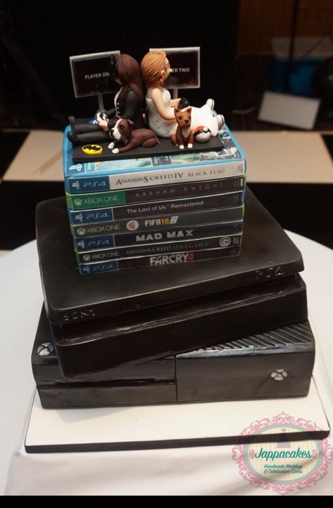 PS4 and Xbox gamer wedding cake. Wedding Cake Gamer, Gamers Wedding, Gamer Wedding Ideas, Gamer Wedding Invitations, Nerd Wedding Cake, Xbox Wedding, Gaming Wedding Cake, Pinterest Wedding Invitations, Gamer Wedding Cake