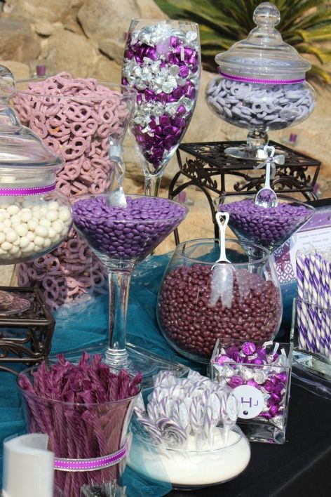 purple candy Wedding Candy Bar, Candy Buffet Wedding, Candy Buffet Tables, Candy Bar Wedding, Candy Display, Candy Station, Purple Candy, Purple Party, Candy Table