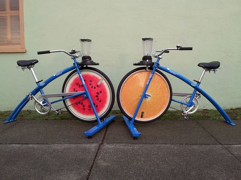 Bike-Powered Smoothie-Maker Smoothie Bike, Smoothie Maker, Power Smoothie, Smoothie Bar, Paint Booth, Smoothie Makers, Branding Template, Bike Tour, Save Earth