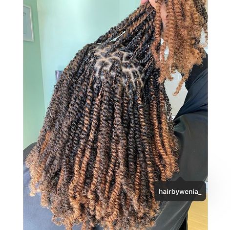 African Stylist  🇱🇷👸🏿🌍 on Instagram: “Spring Twist Light, Full and Flirty. Book shoulder length. Color (1b/30 and 30). Prices, Availability and to Book simply click link in Bio.…” Spring Twists Shoulder Length, Shoulder Length Spring Twist, Shoulder Length Twists, Short Spring Twists, Spring Twists Hairstyles, Simply Hairstyle, Shoulder Length Braids, Spring Twist Braids, Simply Hairstyles