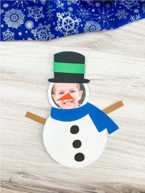 Snowman Photo Craft Holiday Crafts For Parents From Kids, Winter Craft With Kids Picture, Prek Snowman Crafts, Snowman Picture Frame Craft, Snow Art Projects For Kids Preschool, Christmas Craft With Kids Picture, Snowman Art For Preschool, Snowman Photo Craft, Snowman Crafts Toddlers