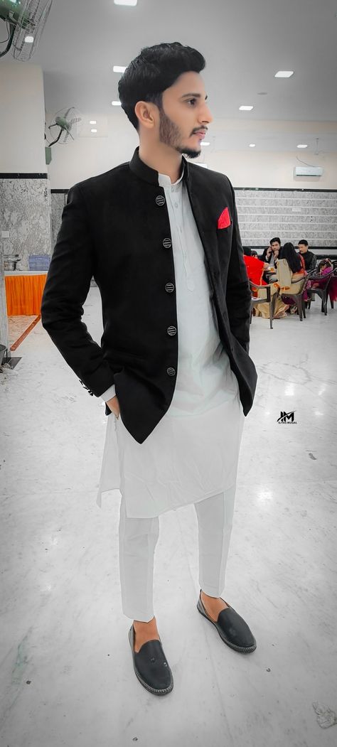 Kurta Pajama Men Wedding, Pajama Men, Man Dress Design, Wedding Kurta, Wedding Kurta For Men, Man Dress, Indian Groom Wear, Kurta Pajama Men, Kurta Patterns