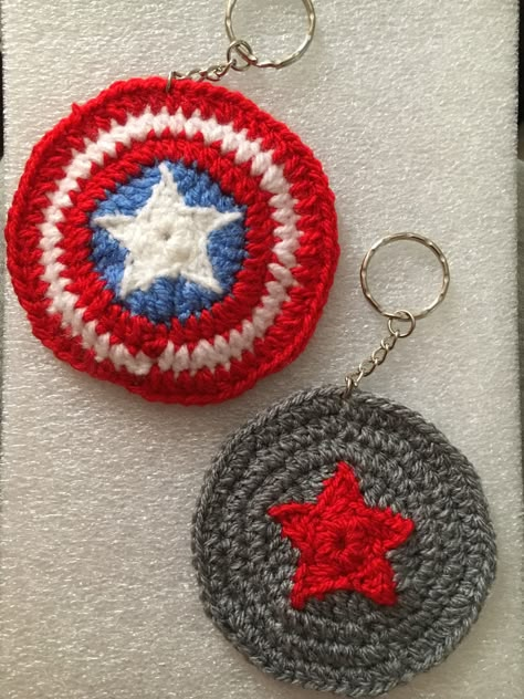 Crochet Marvel Keychain, Marvel Crochet Patterns, Spiderman Crochet Keychain, Winter Soldier Crochet, Marvel Crochet Ideas, Crochet Marvel, Small Crochet Keychain, Marvel Crochet, Crochet Lanyard