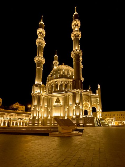 Baku Night, Mekka Islam, Baku City, Imam Hussain Wallpapers, Mosque Art, Islamic Wallpaper Iphone, Islamic Wallpaper Hd, Mosque Architecture, Mecca Wallpaper