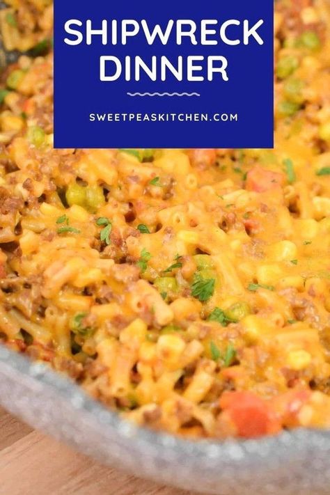 Everyone can prepare this Shipwreck Dinner, especially for a quick and easy lunch or dinner, packed with meat, pasta and cheese. Shipwreck Dinner, Mac And Cheese Box Recipe, Kraft Dinner Recipes, Kraft Mac And Cheese Recipe, Pasta And Cheese, Beef Macaroni, Macaroni And Cheese Casserole, Kraft Mac N Cheese, Kraft Dinner