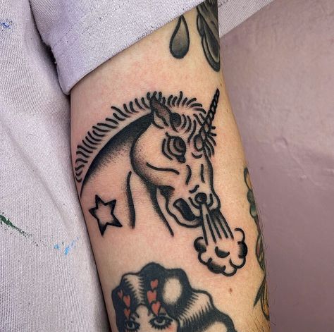 Traditional Tattoo Horse, Traditonal Tattoo, Pegasus Tattoo, Traditional Tattoo Woman, Americana Tattoo, Unicorn Tattoo, Traditional Style Tattoo, Unicorn Tattoos, Fantasy Tattoos