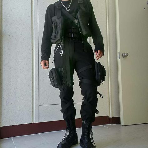 Appocolypse Outfits Male, Assassin Clothes Male, Urban Explorer Outfit, Techno Fashion Men, Cyberpunk Aesthetic Outfit Male, Apocolypse Fashion Male, Male Assassin Outfit, Assassin Outfit Male, Combat Outfit Men