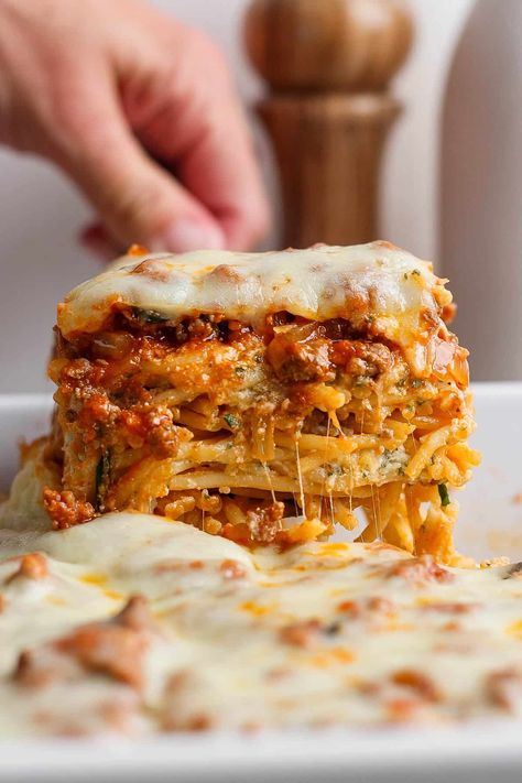 Million Dollar Spaghetti - Our epic Million Dollar Spaghetti recipe is full of flavor and perfect for a Sunday Supper with the family or feeding a crowd! #milliondollarspaghetti #milliondollarspaghettirecipe #milliondollarspaghetticasserole #milliondollarspaghettirecipeeasy #milliondollarspaghettieasy #milliondollarspaghettibake Millionaire Spaghetti, Million Dollar Spaghetti Recipe, Easy Homemade Lasagna, Pie With Graham Cracker Crust, Best Spaghetti Sauce, Salad Shop, Spaghetti Recipes Easy, Million Dollar Spaghetti, Spaghetti Dinner