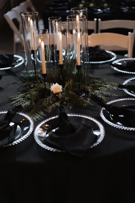 Black On Black Table Setting Wedding, Black And Gray Centerpieces, Black Table Arrangements, Black Candles Centerpieces, Masculine Centerpieces Party, Simple Dark Wedding Centerpieces, Diy Black Centerpieces Wedding, Black White And Silver Quince, Black And Silver Table Centerpieces